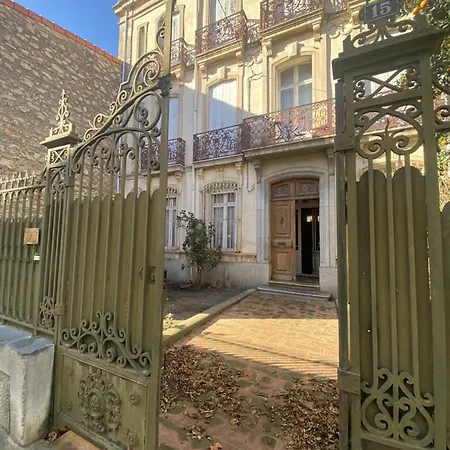 La Maison Bachelet Couette-café 3*